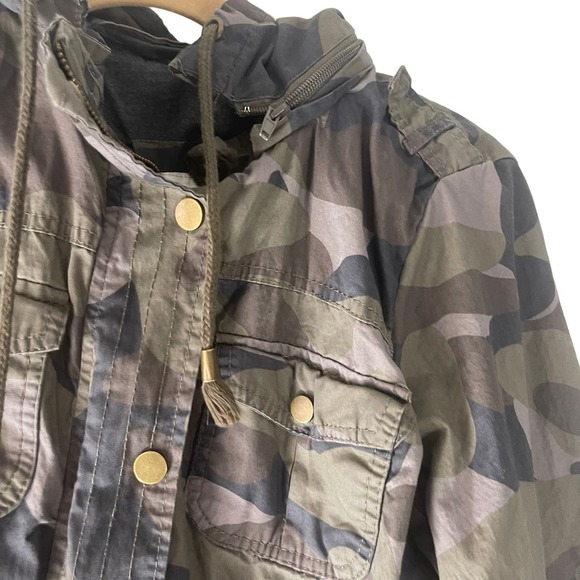 Love Me Now Women's Size Large Camouflage Hooded Jacket - Picture 5 of 10